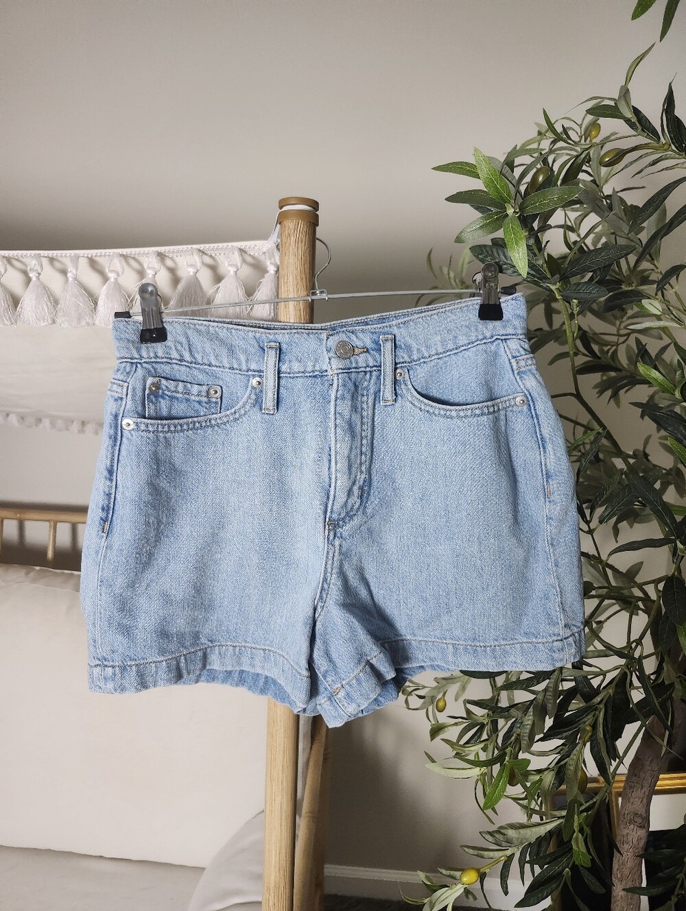 Like New Banana Republic 26/2 Light Blue Denim Jean Shorts